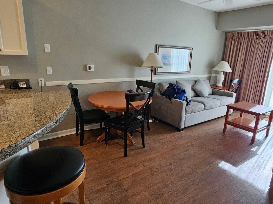 河流潮汐套房酒店主图