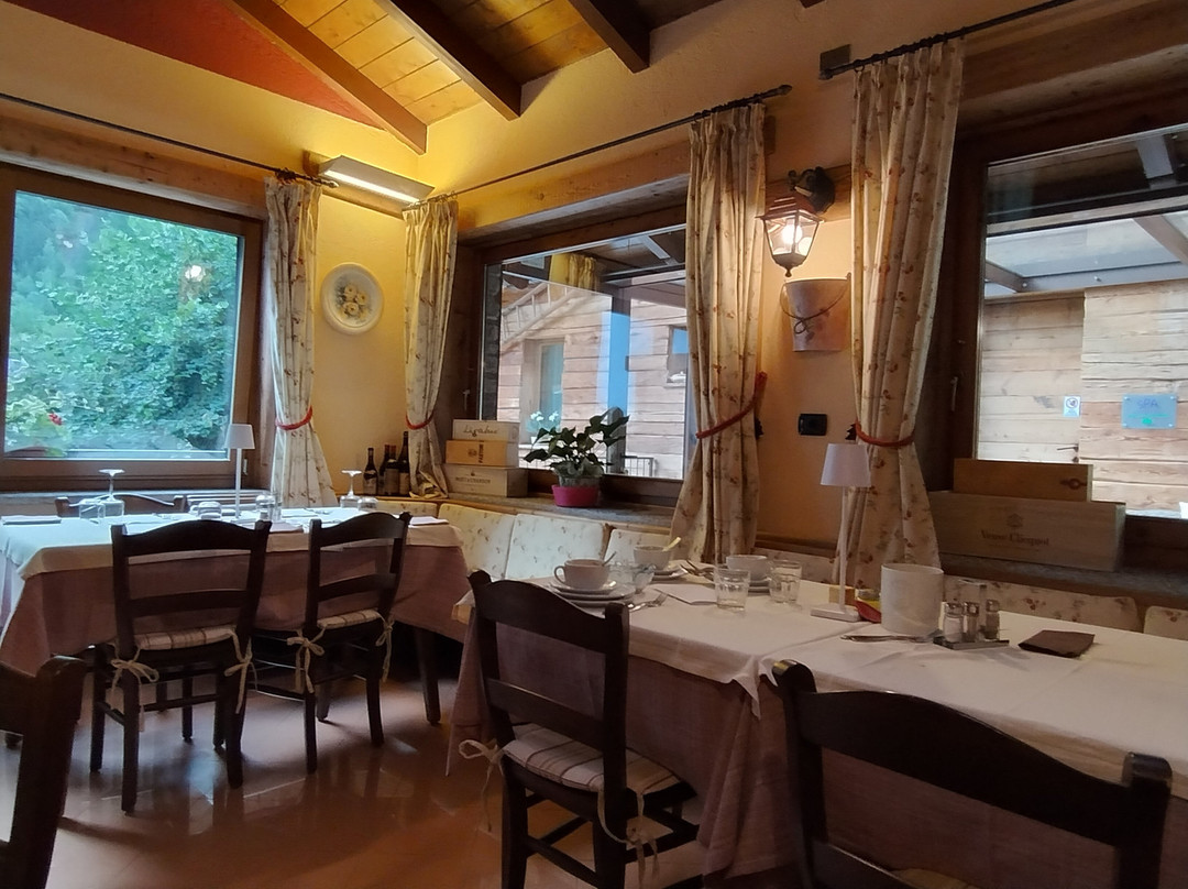 德斯洛斯酒店主图