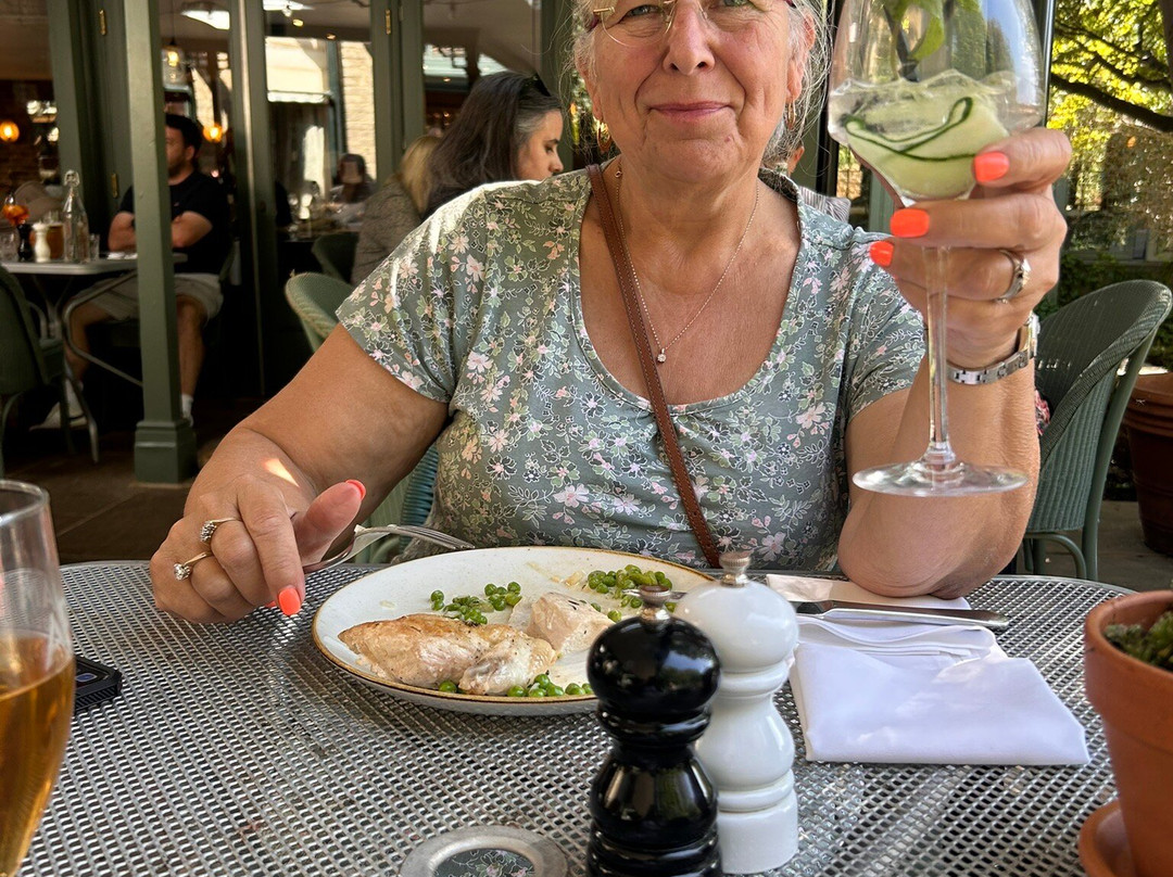 奥德布里奇酒店主图