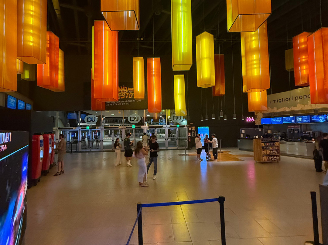 UCI Cinemas MilanoFiori-阿萨戈必去景点
