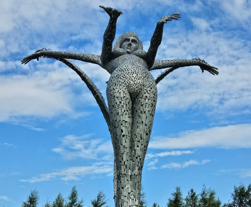 Arria The Mermaid Sculpture-坎伯诺尔德必去景点