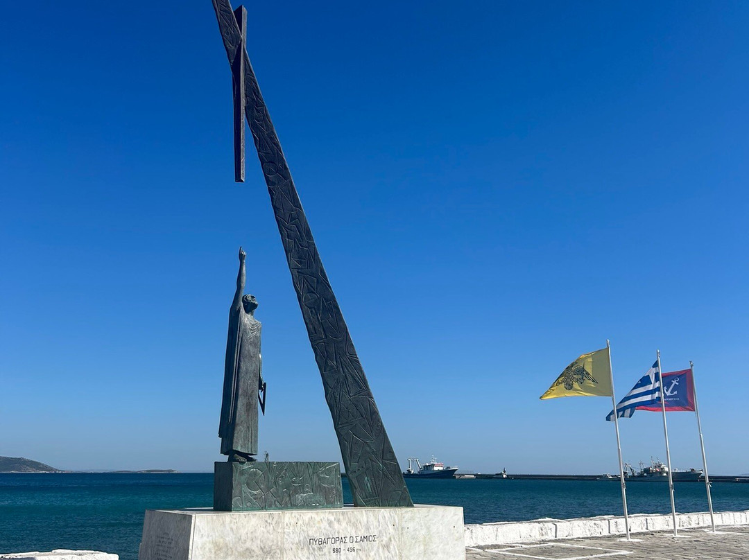 Pythagoras Statue-Pythagorion必去景点