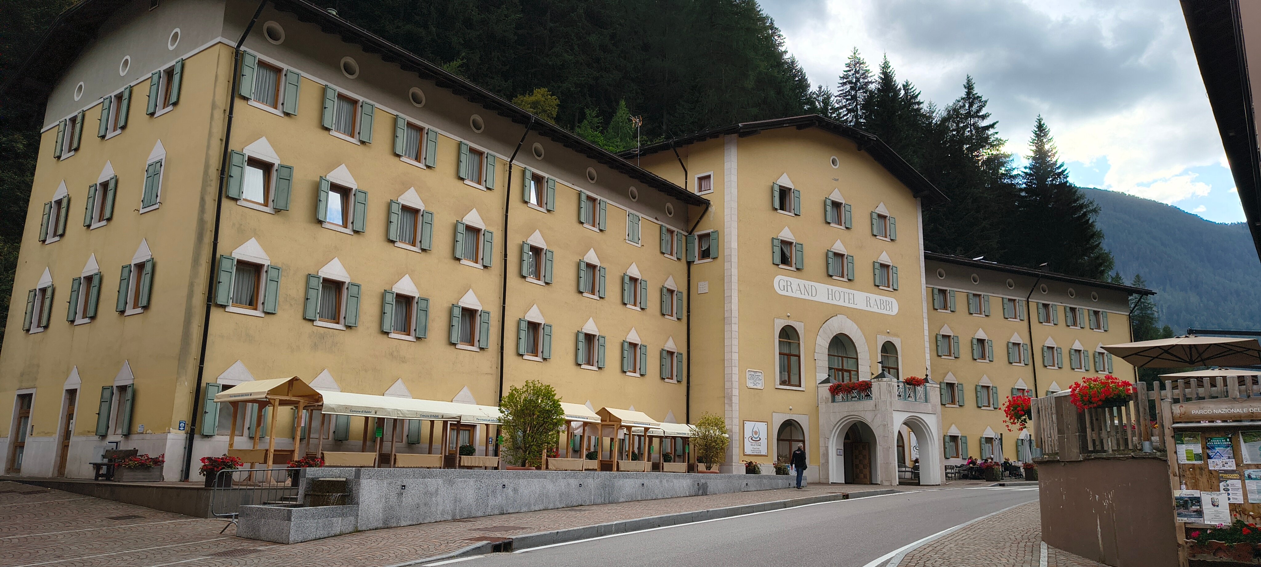 Grand Hotel Rabbi-官方