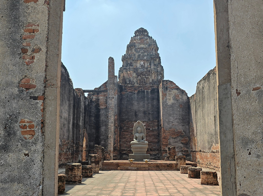Wat Phra Si Ratana Maha That-华富里必去景点