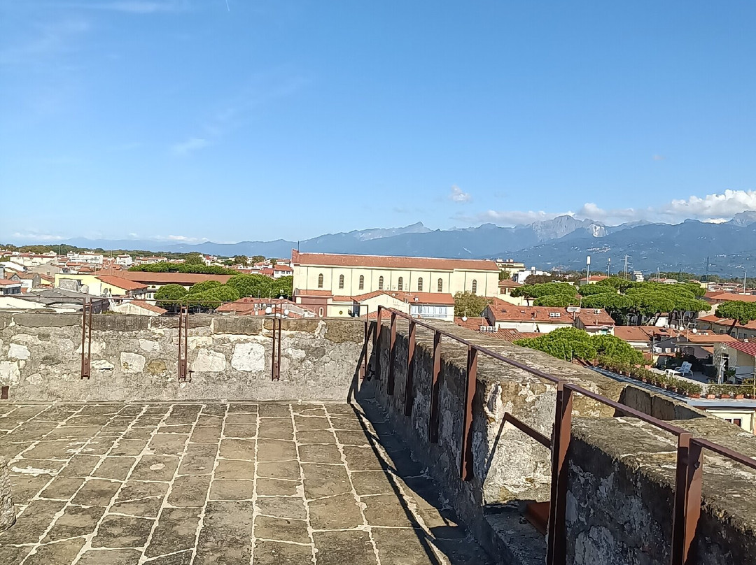 Torre Matilde-维亚雷焦必去景点