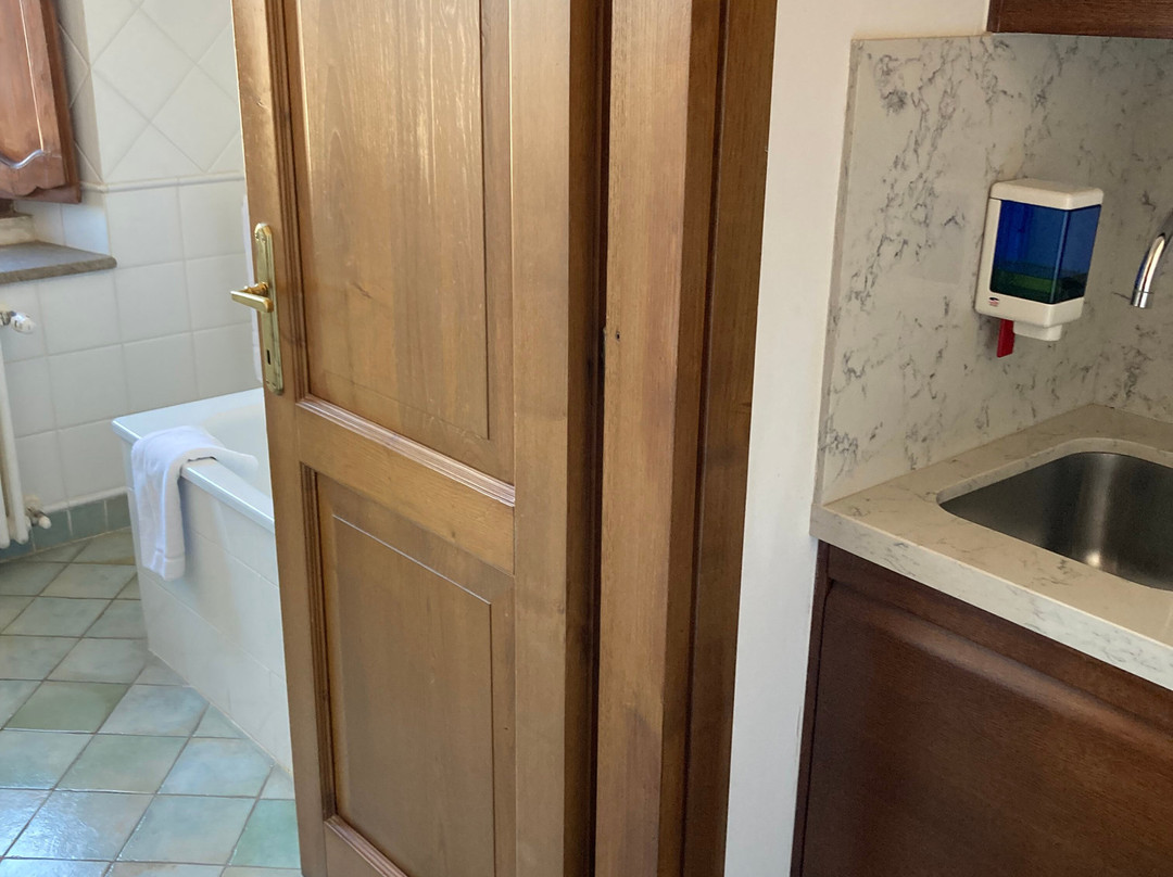 帕拉索卡塔拉尼酒店主图