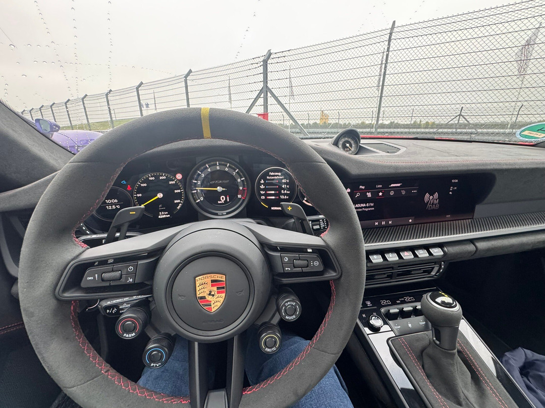 Porsche Werk Leipzig Tor 1-莱比锡必去景点