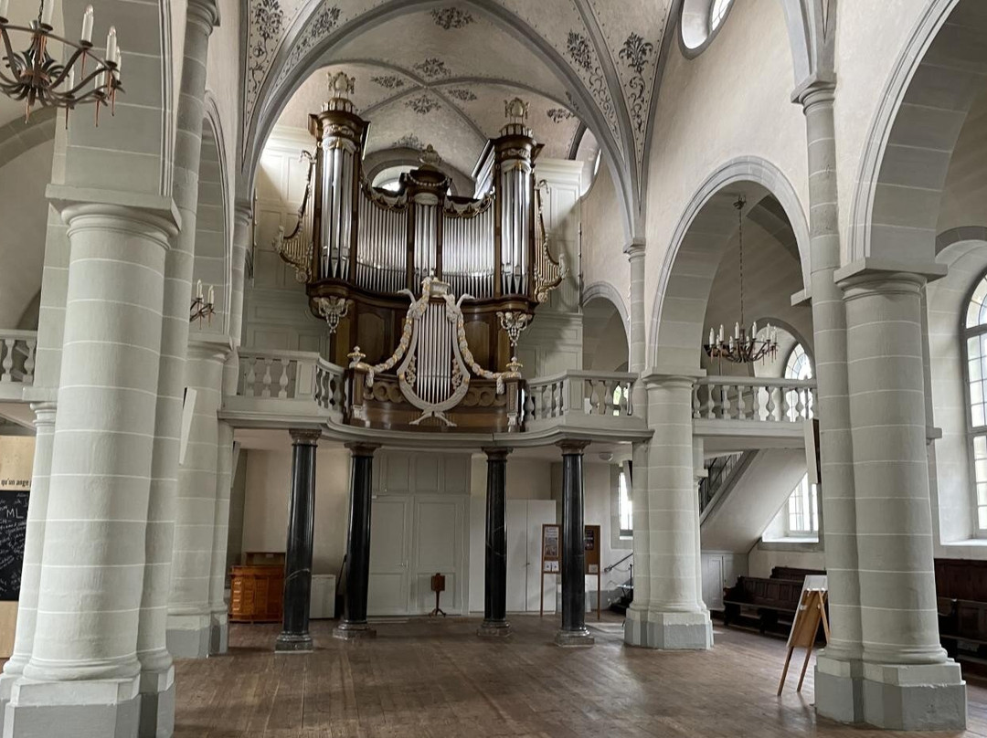 Eglise Sainte-Claire-沃韦必去景点