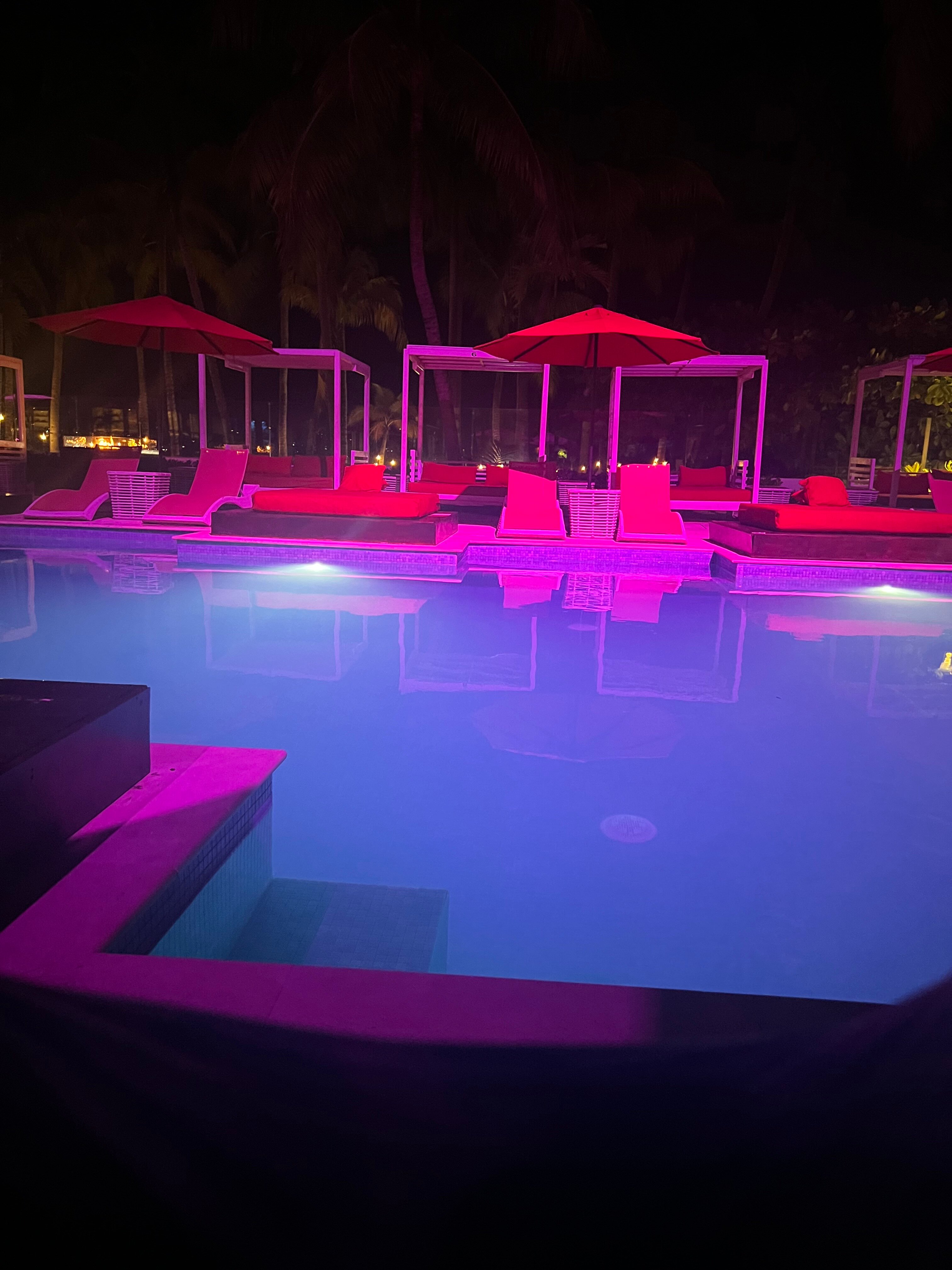 S Hotel Montego Bay-泳池