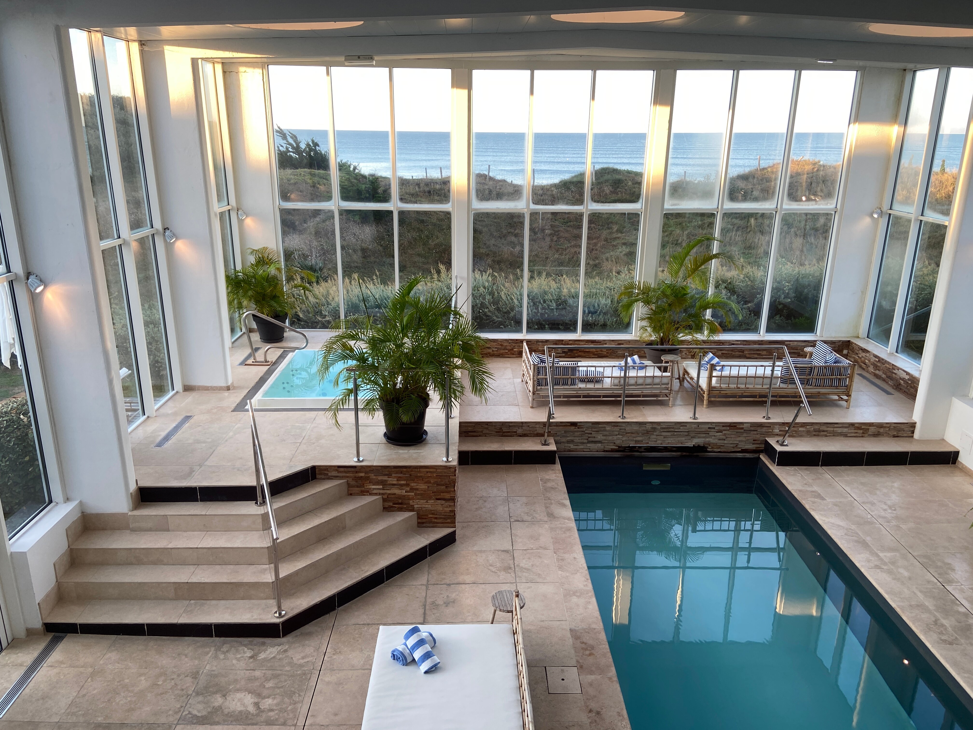 Hôtel Le Grand Large-泳池