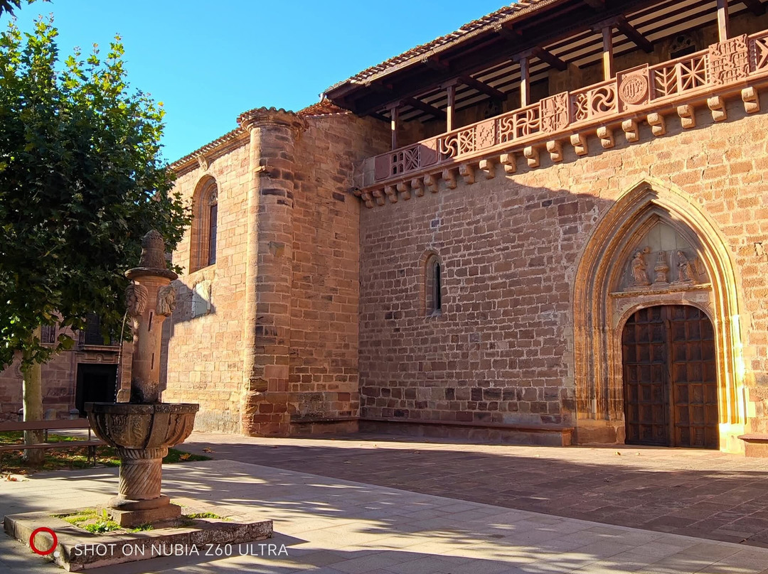 Iglesia Santa Maria la Mayor-艾斯卡拉伊必去景点