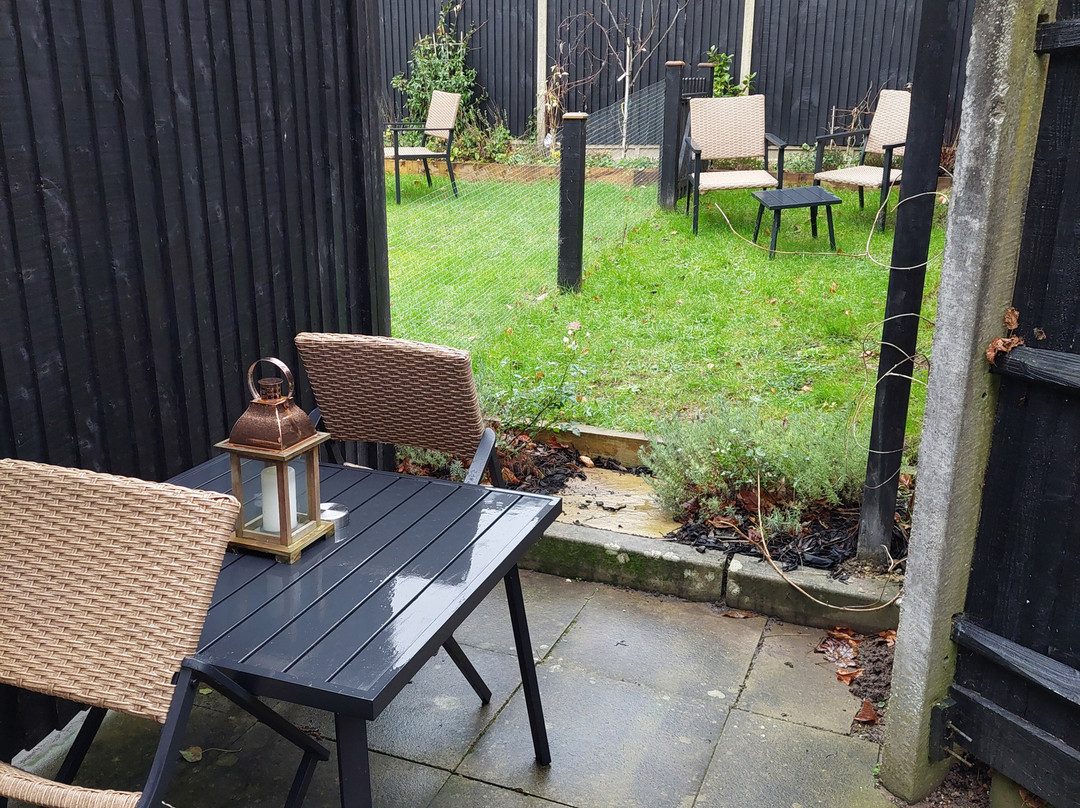 The Woolpack Hotel主图