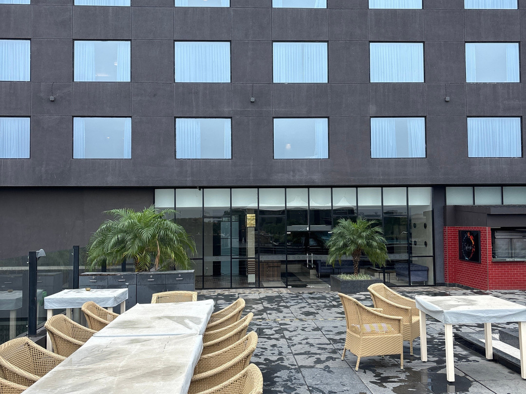 Essentia Luxury Hotel Indore主图