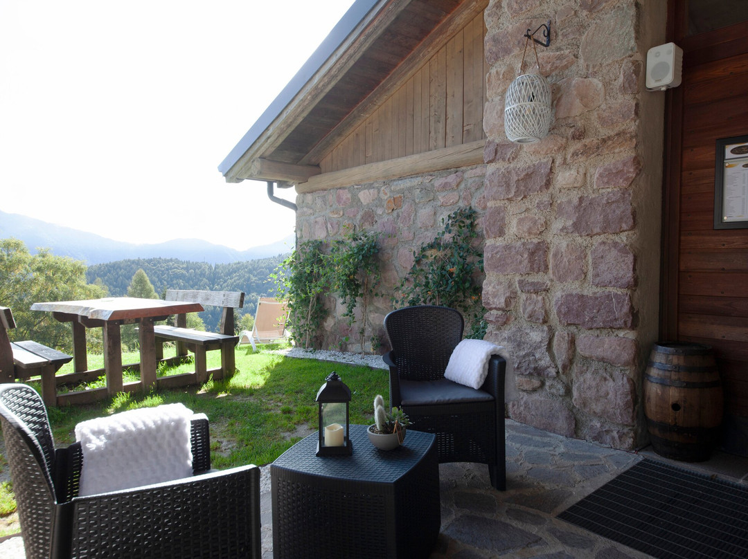 Chalet Chapeau B & B-Castel Condino必去景点