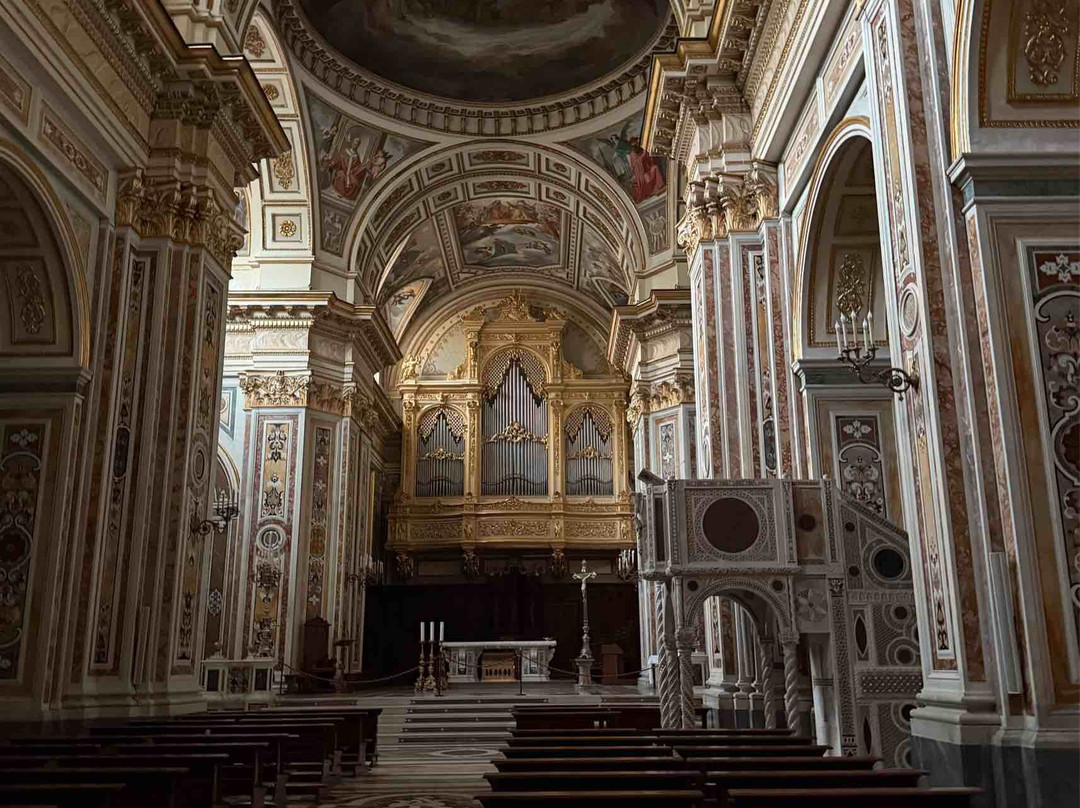 Badia della Santissima Trinita'-卡瓦德蒂雷尼必去景点