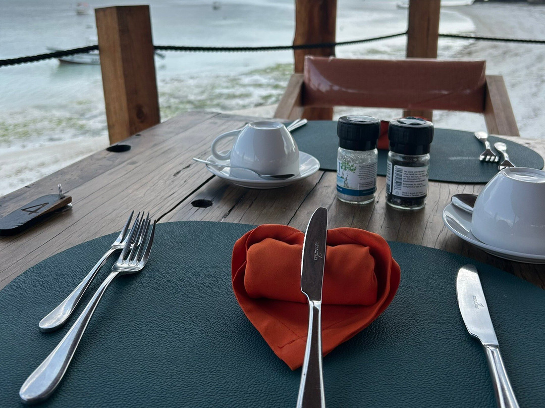 Dhow Beach Boutique Hotel