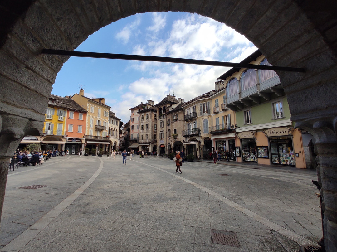 Piazza del Mercato-多莫多索拉必去景点