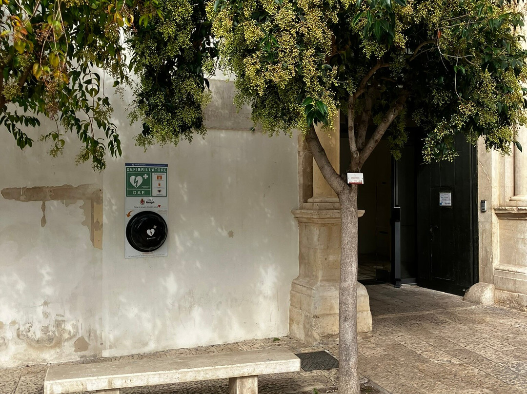 Piazza Giuseppe Garibaldi-莫诺波利必去景点