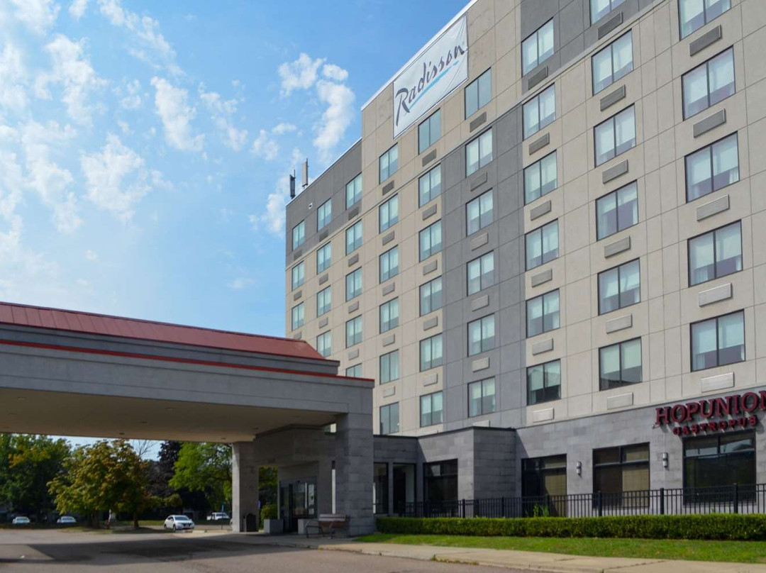 Radisson Hotel Detroit Metro Airport