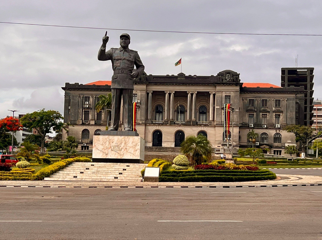 Praça da Independência-马布多必去景点