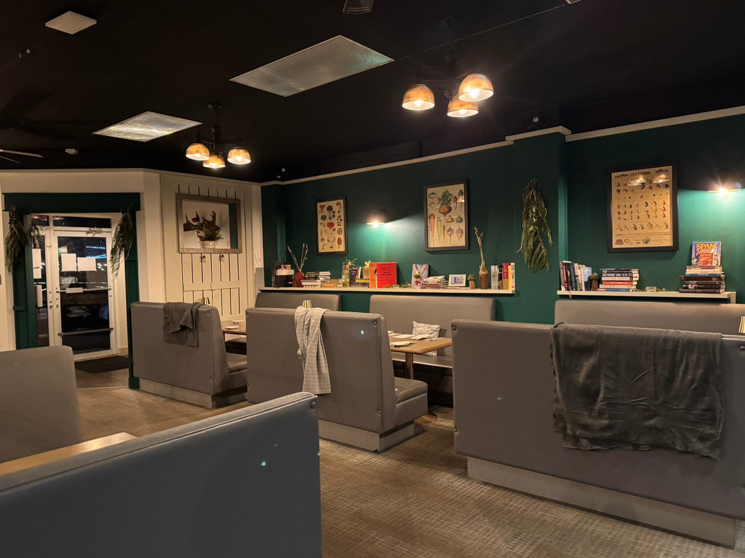 Nomad So.cial Eatery