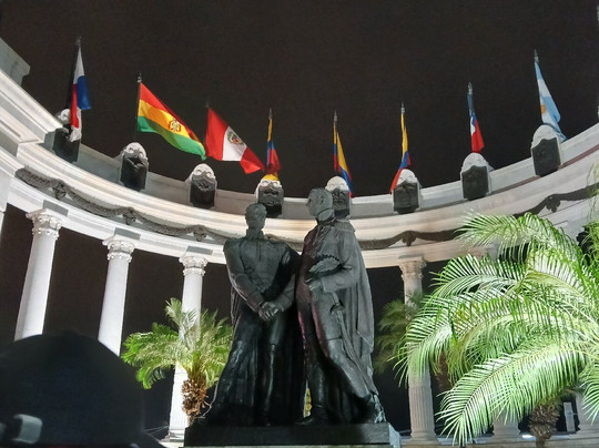 Hemiciclo de la Rotonda-瓜亚基尔必去景点