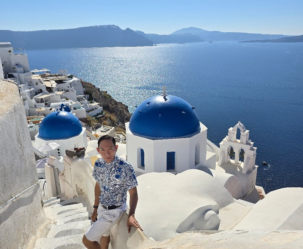Picturesque Blue Dome Santorini-伊亚必去景点