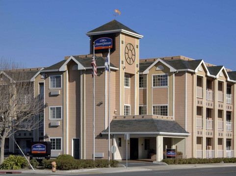 萨利纳斯豪生酒店