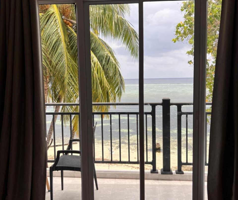Alma Maldiva, Beach Hotel
