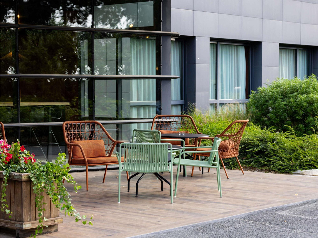 宜必思尚品里尔机场酒店主图