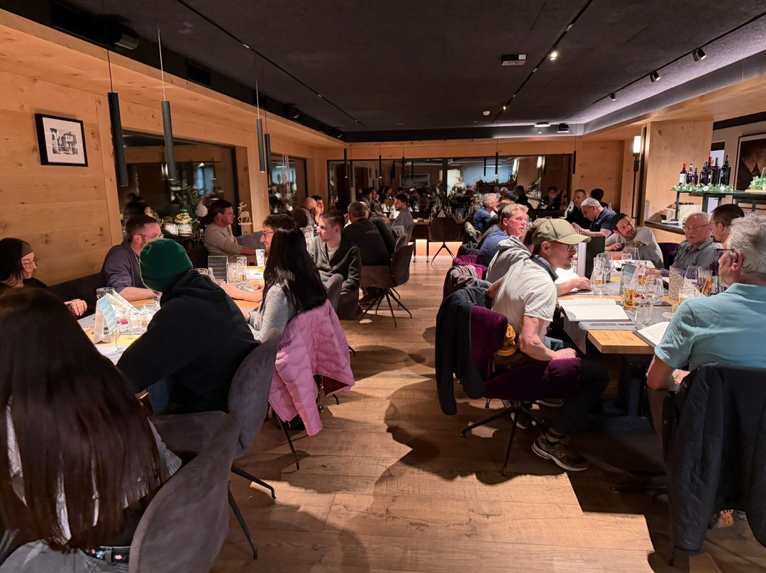 来这屋酒店主图