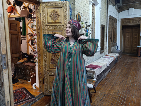 Art Gallery Happy Bird-撒马尔罕必去景点