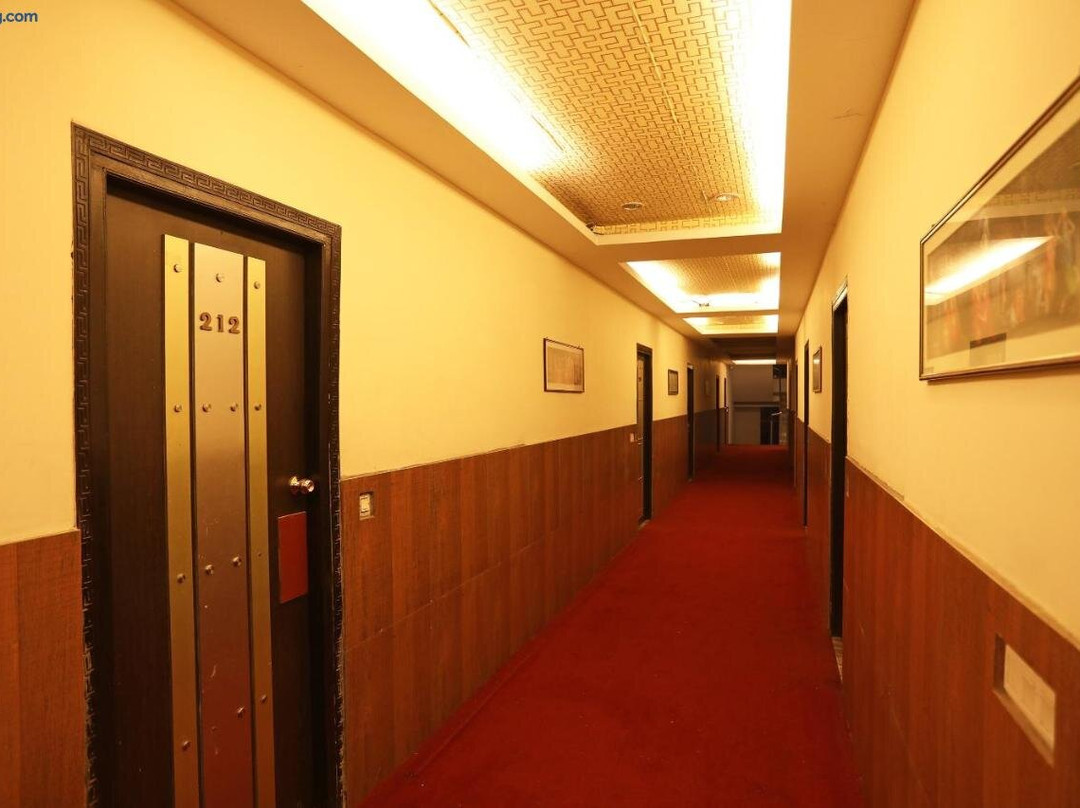 OYO 28439 云雀酒店
