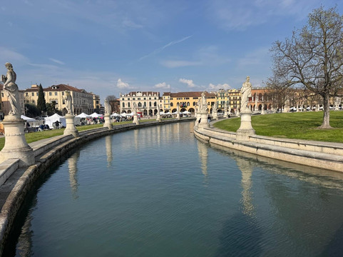河谷草地广场-帕多瓦必去景点