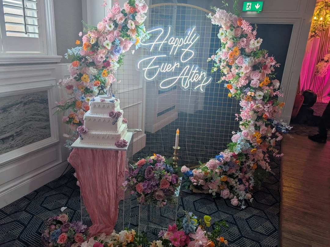 山毛榉草坪别墅酒店主图