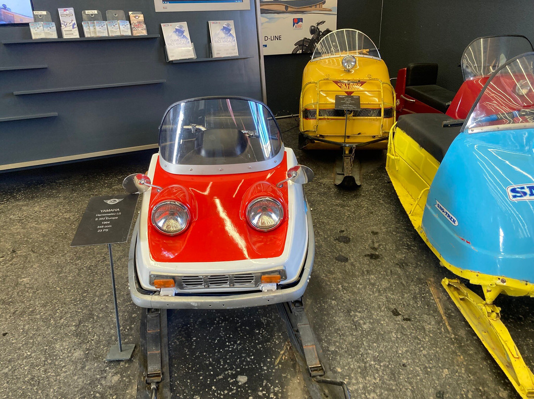 劳林阿尔本酒店主图