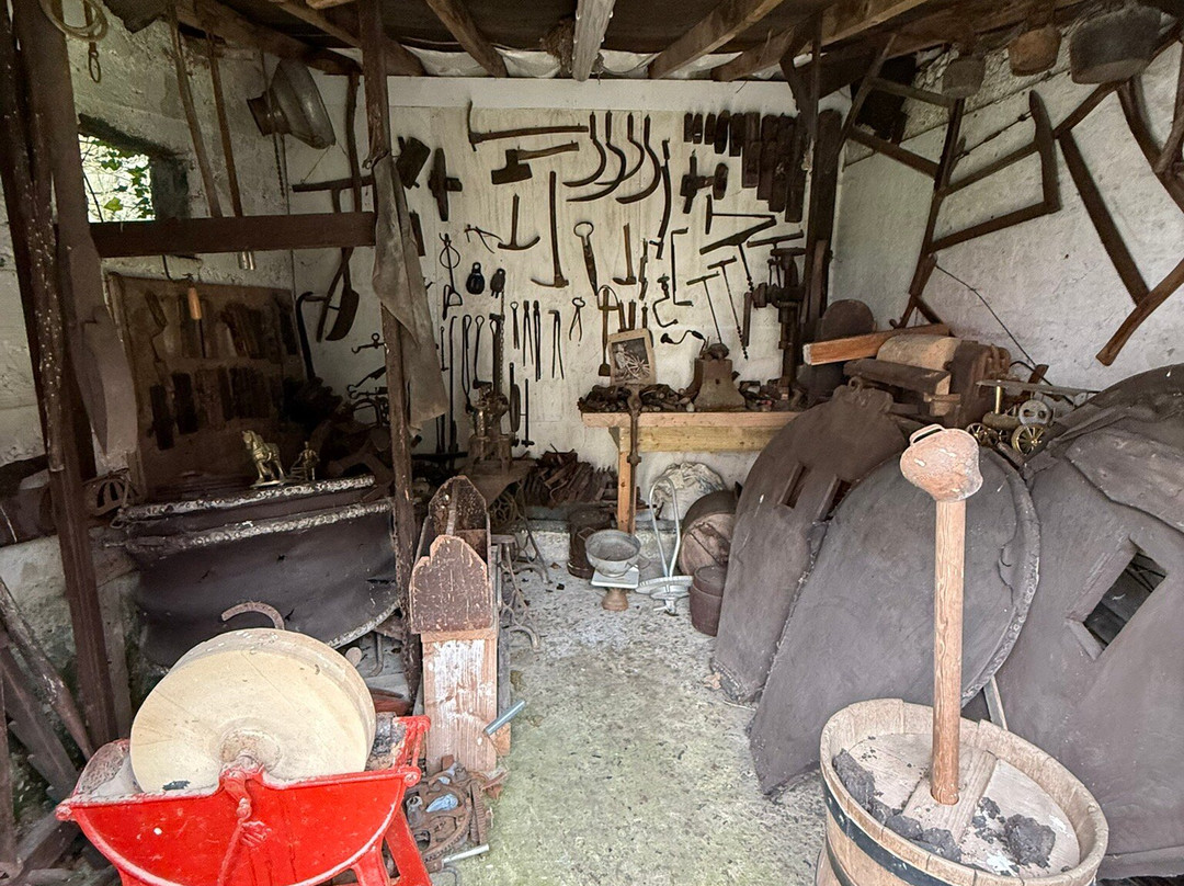 Cashel Folk Village-卡舍尔必去景点