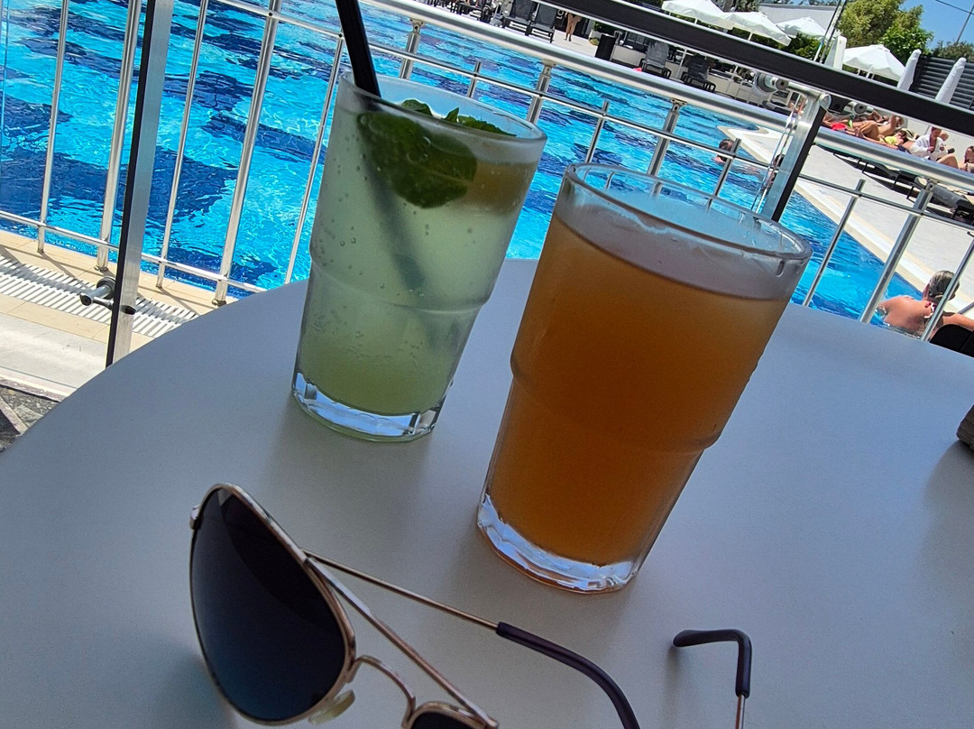 白城沙滩酒店主图
