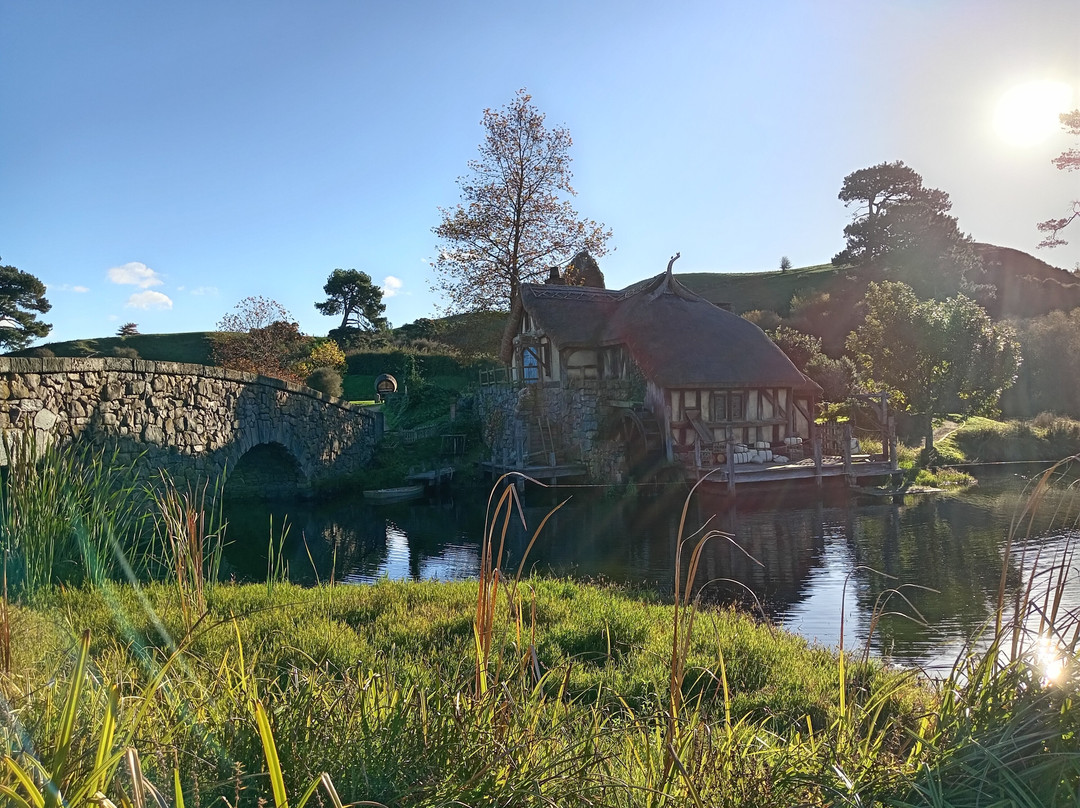 Hobbiton Movie Set