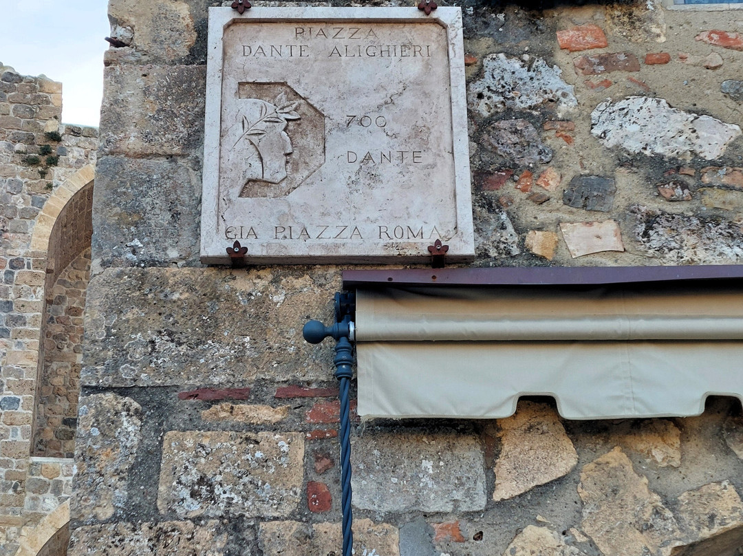 Piazza Roma - Monteriggioni-蒙特里久尼必去景点