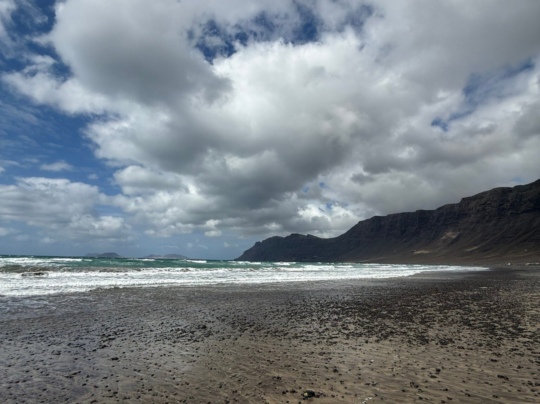 Famara Beach-兰萨罗特必去景点