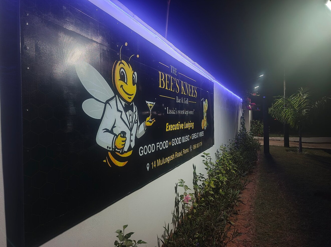 The Bee's Knees Bar & Grill