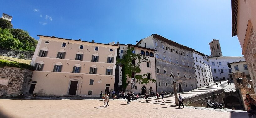 Piazza del Duomo-斯波莱托必去景点
