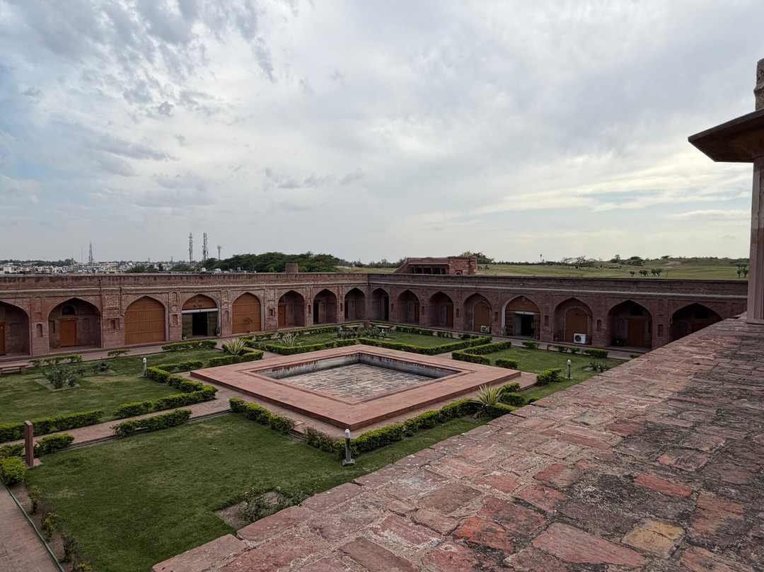 Sheikh Chehli Mausoleum-Kurukshetra必去景点