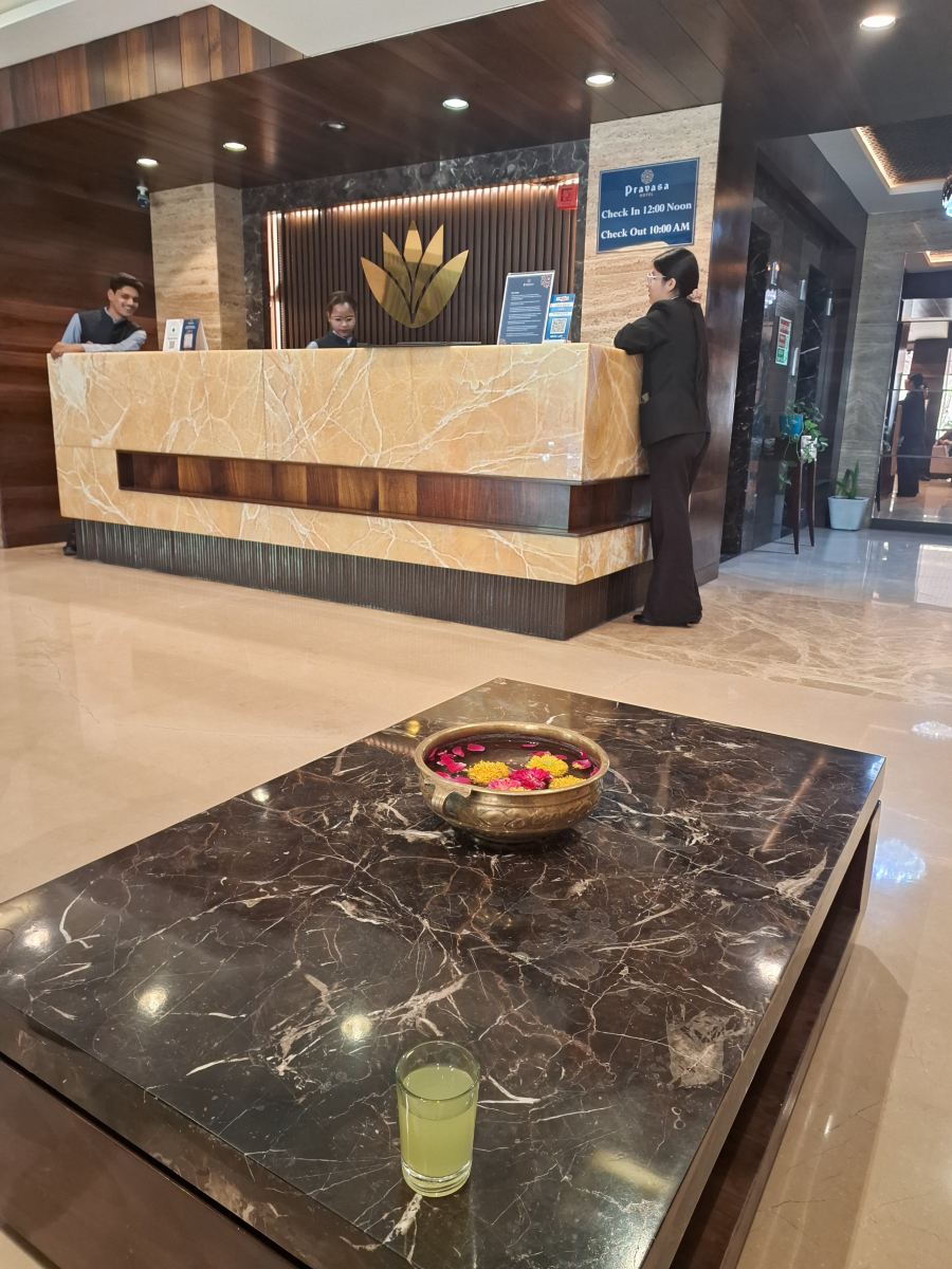 普拉瓦萨酒店印多尔-旅行者