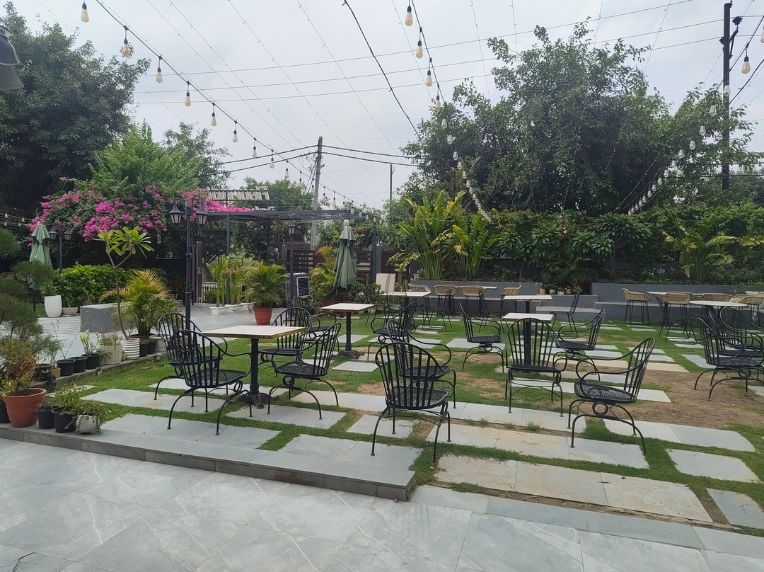 Flourmates Bakery & Cafe