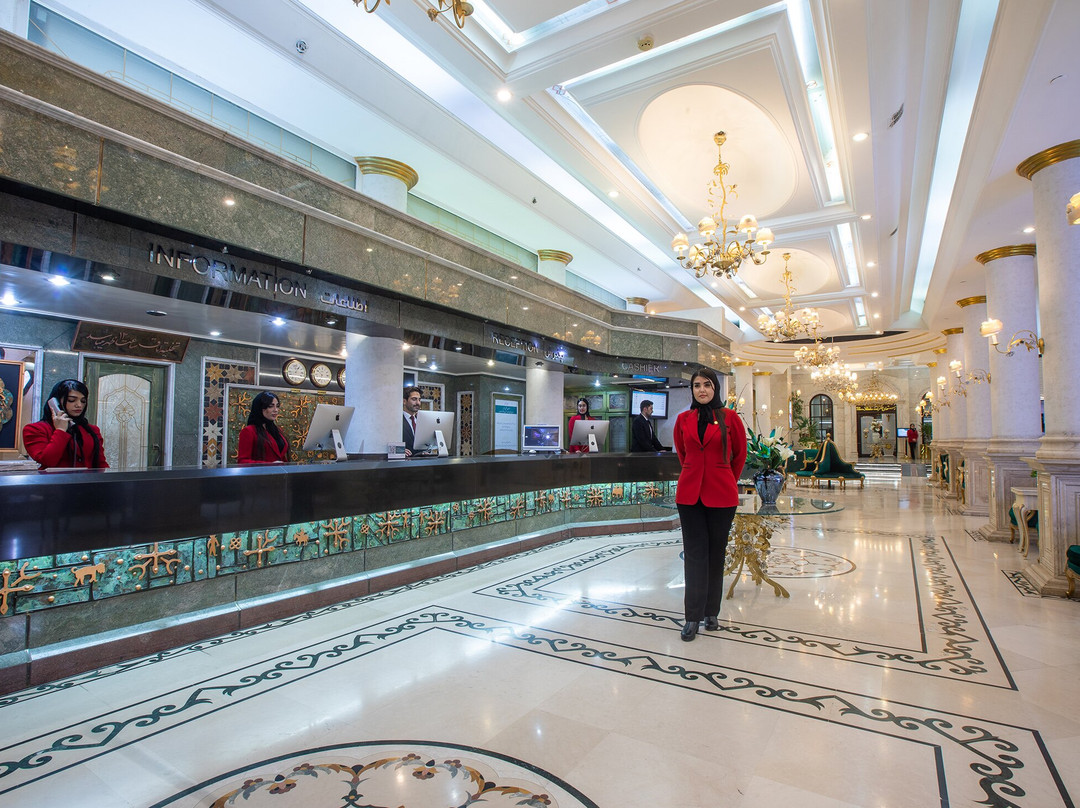 Golden Palace Hotel (Ghasr Talaei)主图