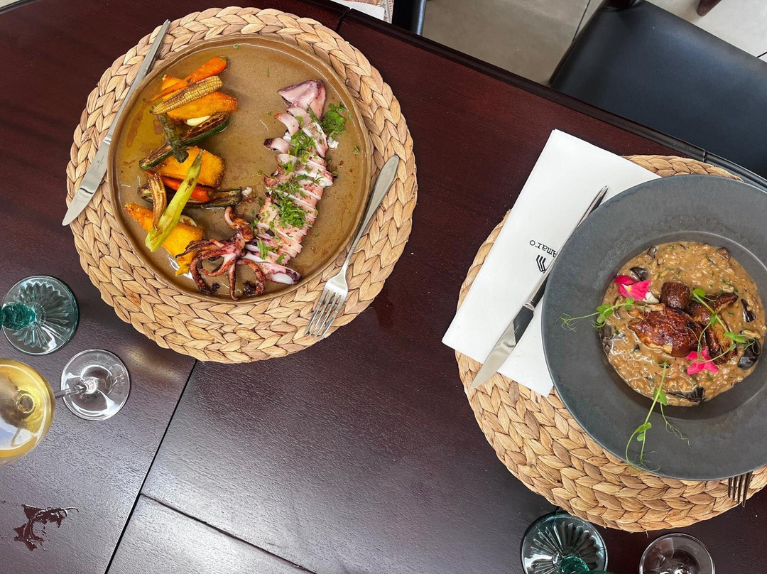 Cas'amaro Wine Shop & Bar