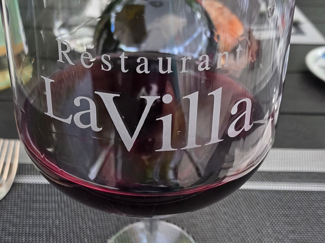 Corin-de-la-Crête餐馆和美食-La Villa