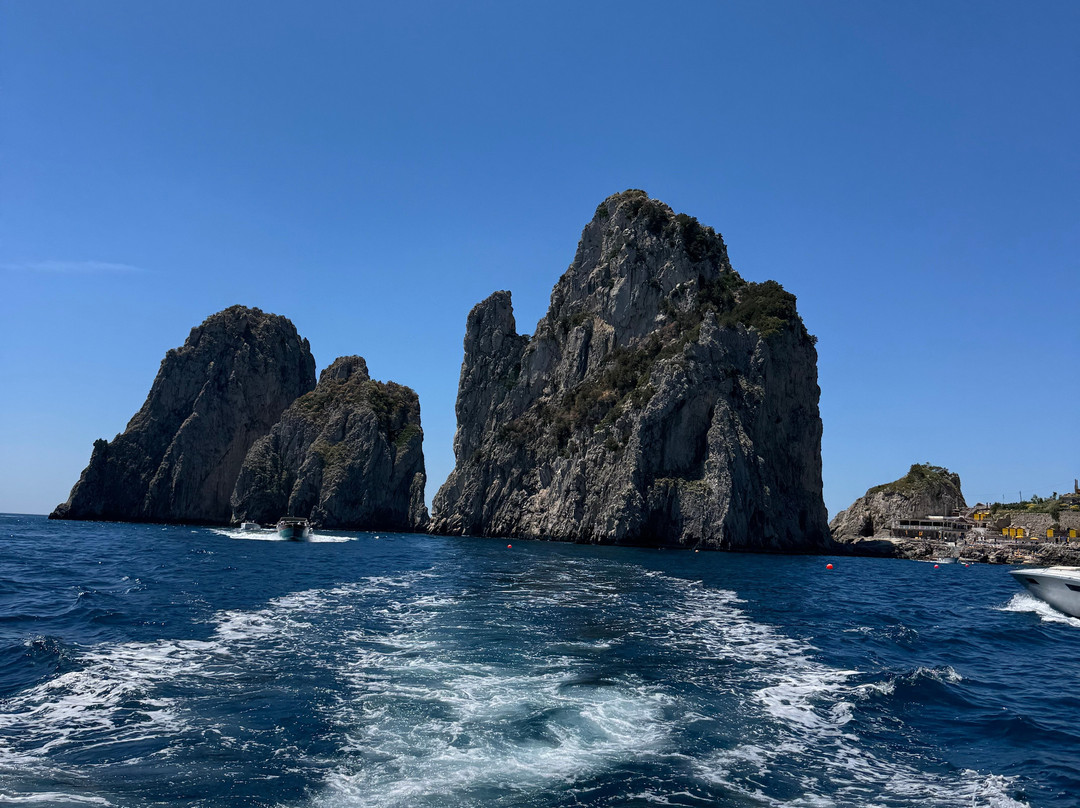 Ascanio Charter Boat Ischia-Lacco Ameno必去景点